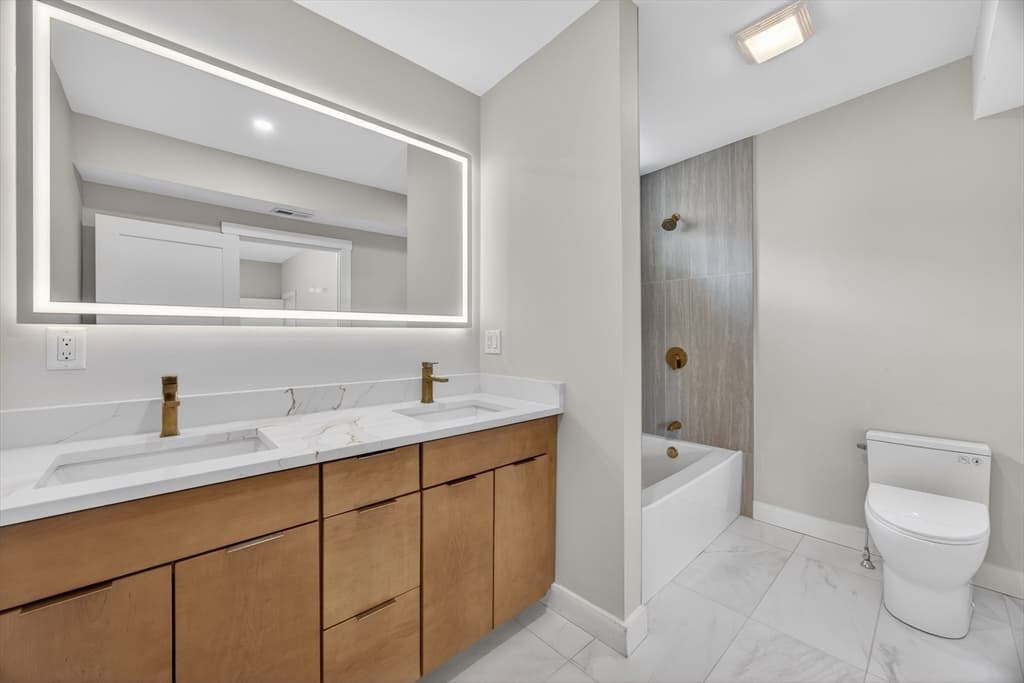 Condominium at 21 Hutchinson Street # B, Winthrop MA 02152, Winthrop, photo 15 of 32