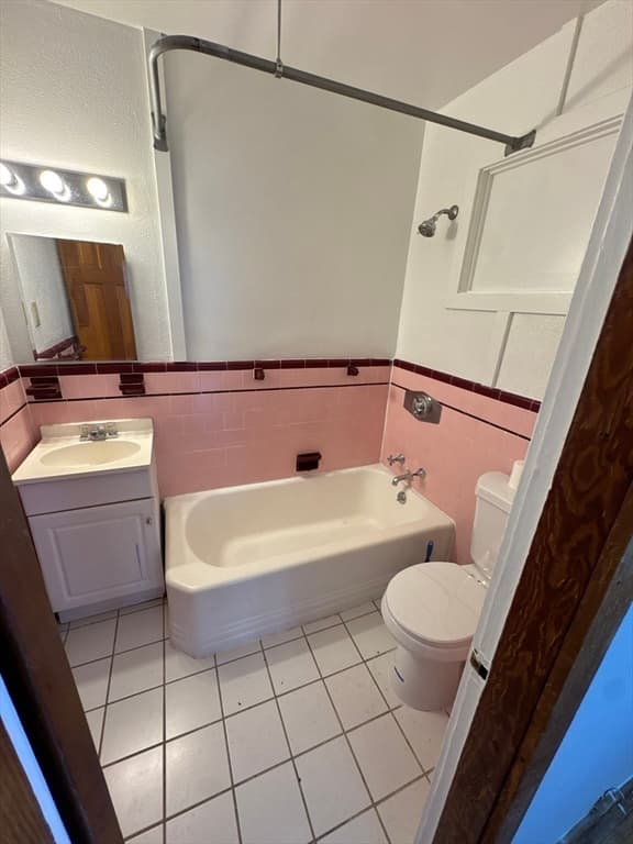 4 Family at 59 Cooper Ave, Woonsocket RI 02895, Woonsocket, photo 19 of 42