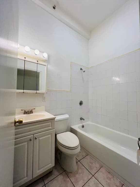 Condominium at 110 Branch St # 2, Lowell MA 01851, Lowell, photo 7 of 14