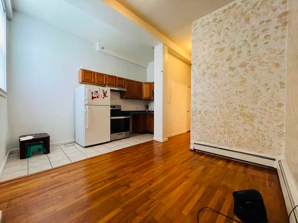 Condominium at 110 Branch St # 2, Lowell MA 01851, Lowell, photo 8 of 14