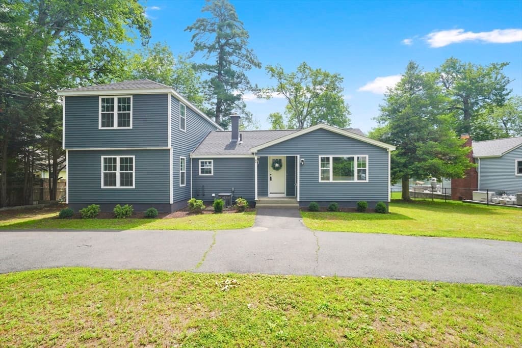 42 Wheeler Dr, Enfield CT 06082 photo 3
