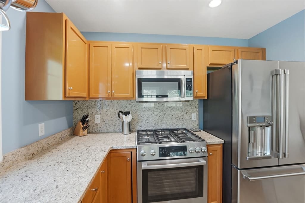 Condominium at 23 Azalea Ln # 23, Grafton MA 01519, Grafton, photo 17 of 41