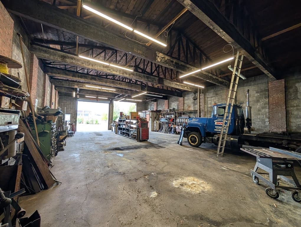142 W Boylston Dr, Worcester MA 01606 photo 7