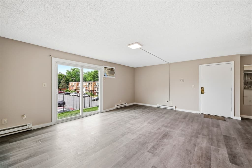 Condominium at 80 Damon Rd # 4302, Northampton MA 01060, Northampton, photo 6 of 25