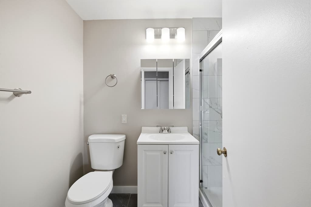 Condominium at 80 Damon Rd # 4302, Northampton MA 01060, Northampton, photo 12 of 25