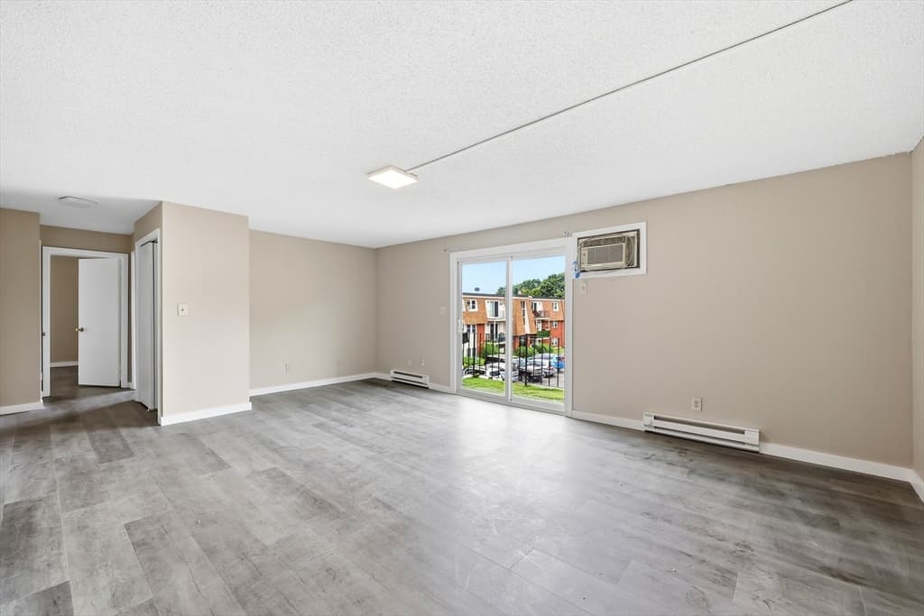 Condominium at 80 Damon Rd # 4302, Northampton MA 01060, Northampton, photo 3 of 25