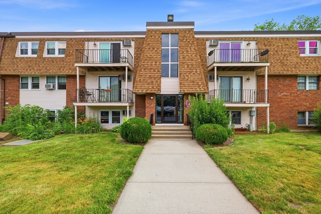 80 Damon Rd # 4302, Northampton MA 01060