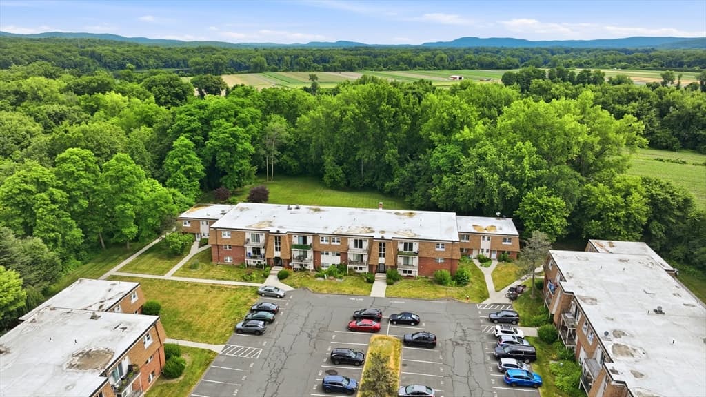 Condominium at 80 Damon Rd # 4302, Northampton MA 01060, Northampton, photo 24 of 25
