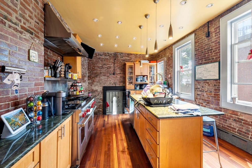 Single Family Residence at 16 Perrin St, Boston MA 02119, Boston, photo 10 of 37