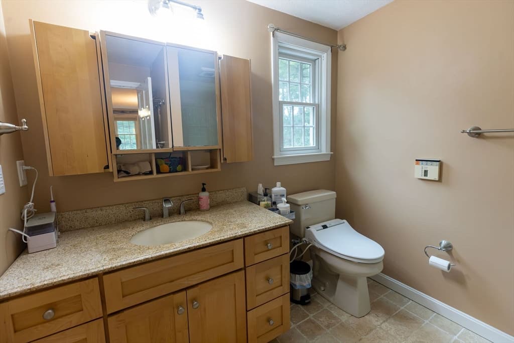 Single Family Residence at 7 Tinkers Ledge Rd, Duxbury MA 02332, Duxbury, photo 17 of 41