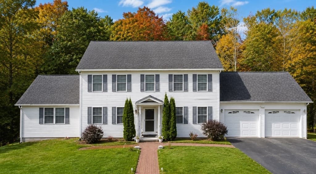 5 Poe Cir, Tyngsborough MA 01879