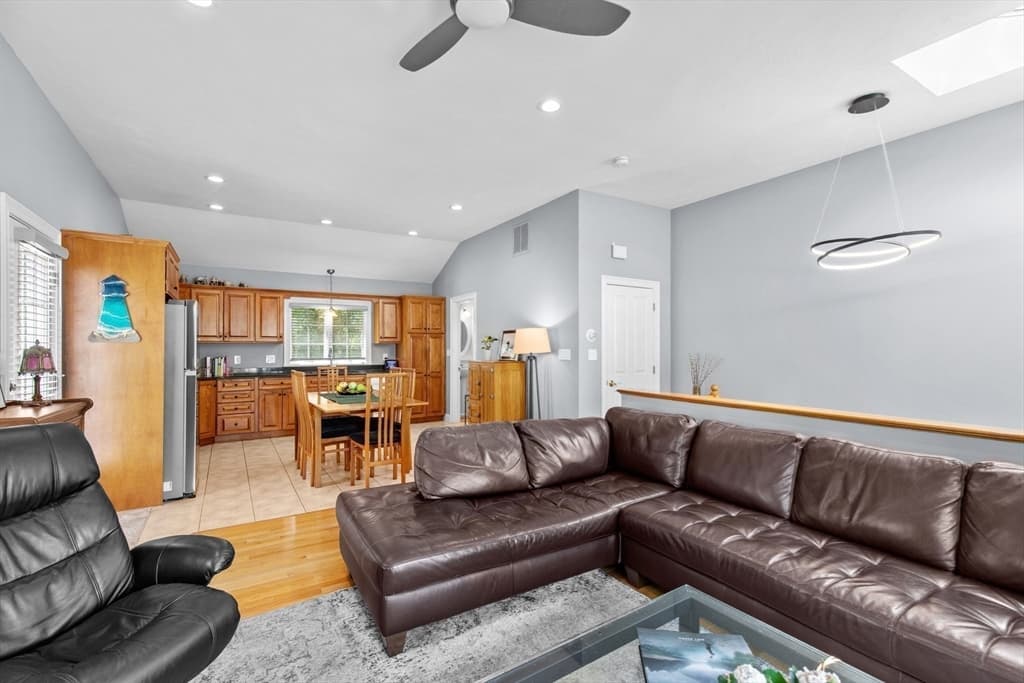 Condominium at 235 Carver Rd # 3, Plymouth MA 02360, Plymouth, photo 17 of 32