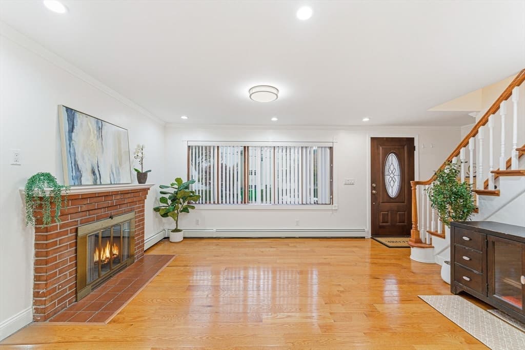 Single Family Residence at 63 Dickerman Lane, Braintree MA 02184, photo 5 of 34