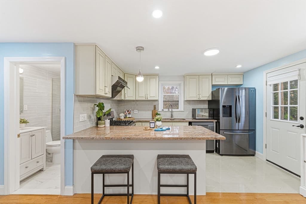 Single Family Residence at 63 Dickerman Lane, Braintree MA 02184, photo 10 of 34