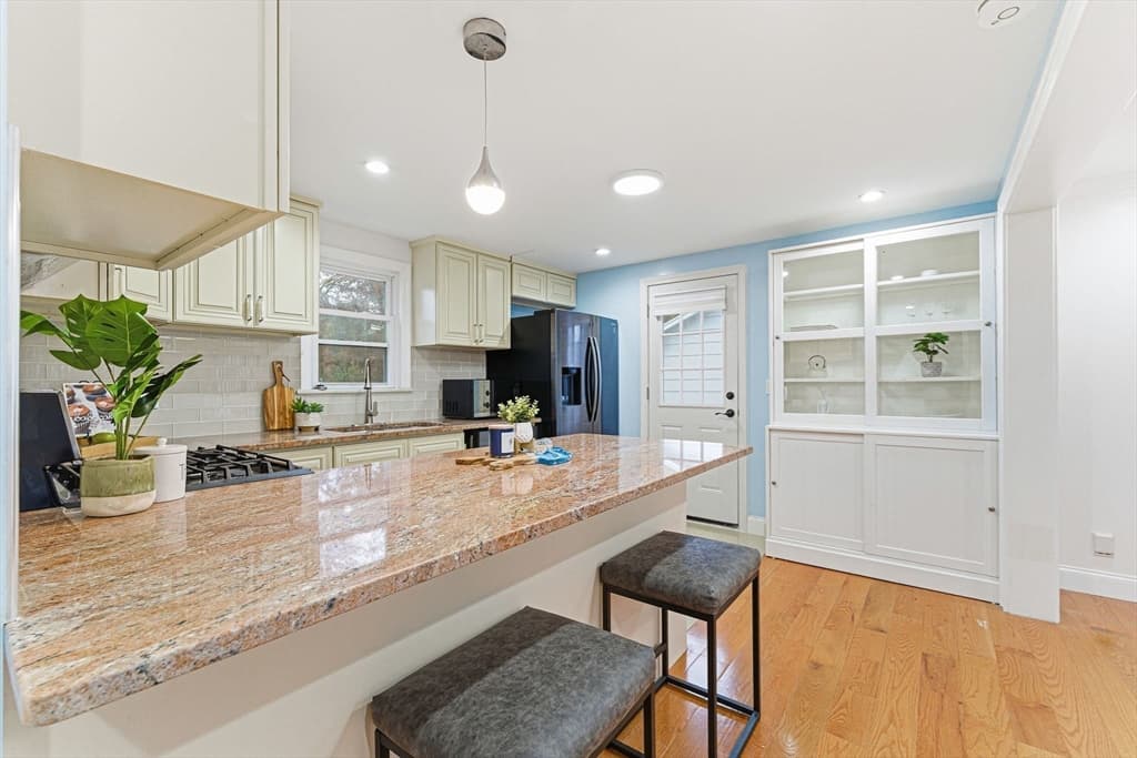Single Family Residence at 63 Dickerman Lane, Braintree MA 02184, photo 11 of 34
