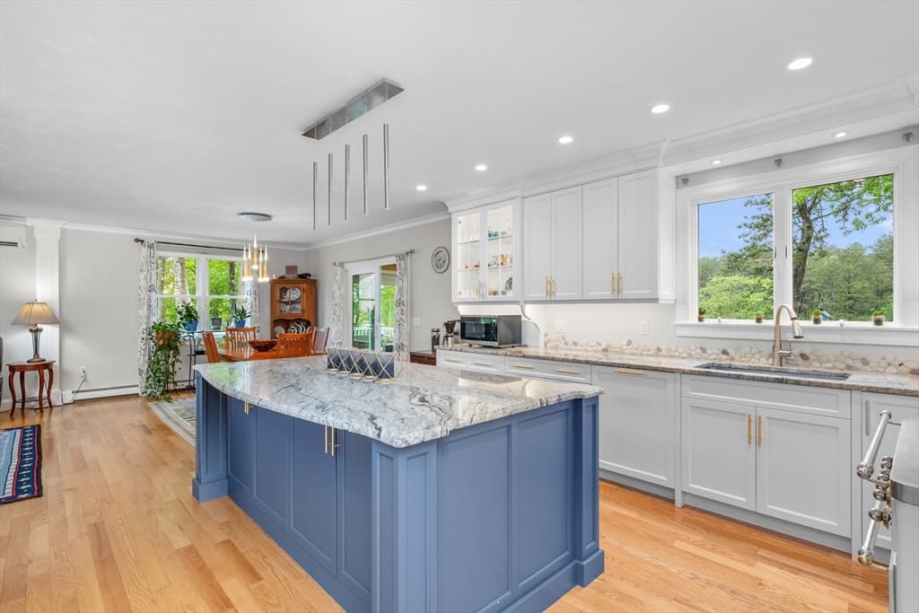 Single Family Residence at 35 Bayshore Dr, Mashpee MA 02649, Mashpee, photo 11 of 41
