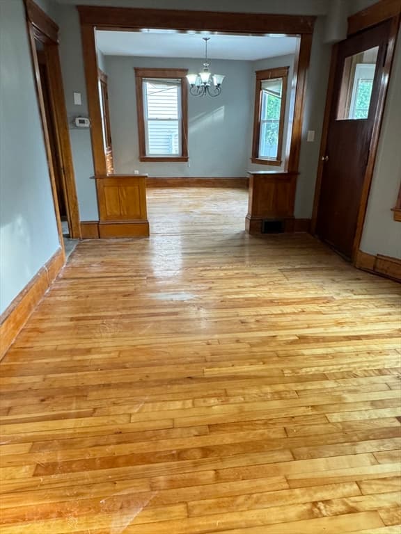 35 Standish St, Worcester MA 01604 photo 2