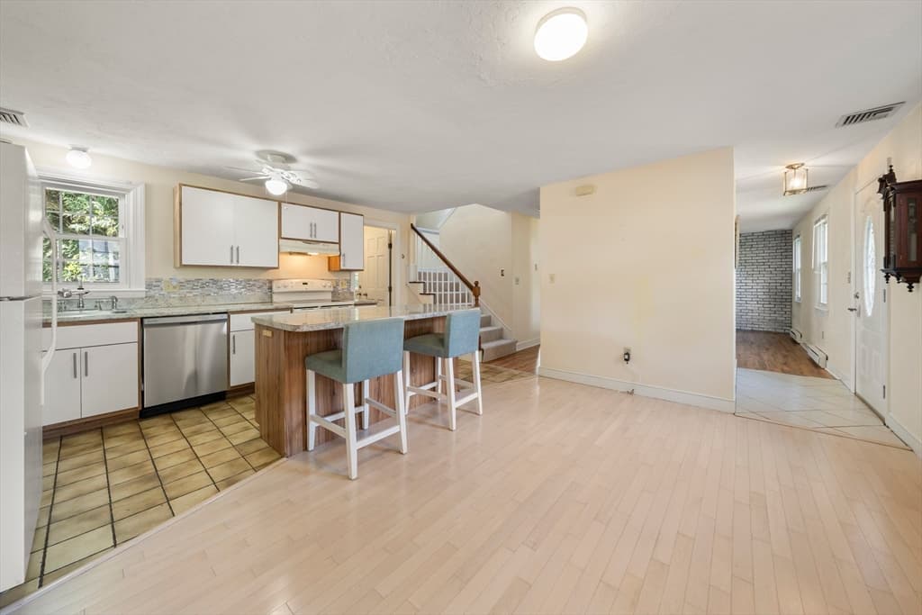 Condominium at 12 State Rd # 1B, Plymouth MA 02360, Plymouth, photo 12 of 30
