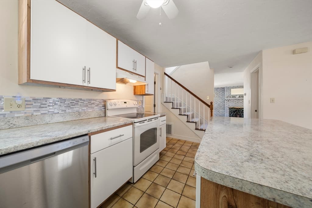 Condominium at 12 State Rd # 1B, Plymouth MA 02360, Plymouth, photo 15 of 30