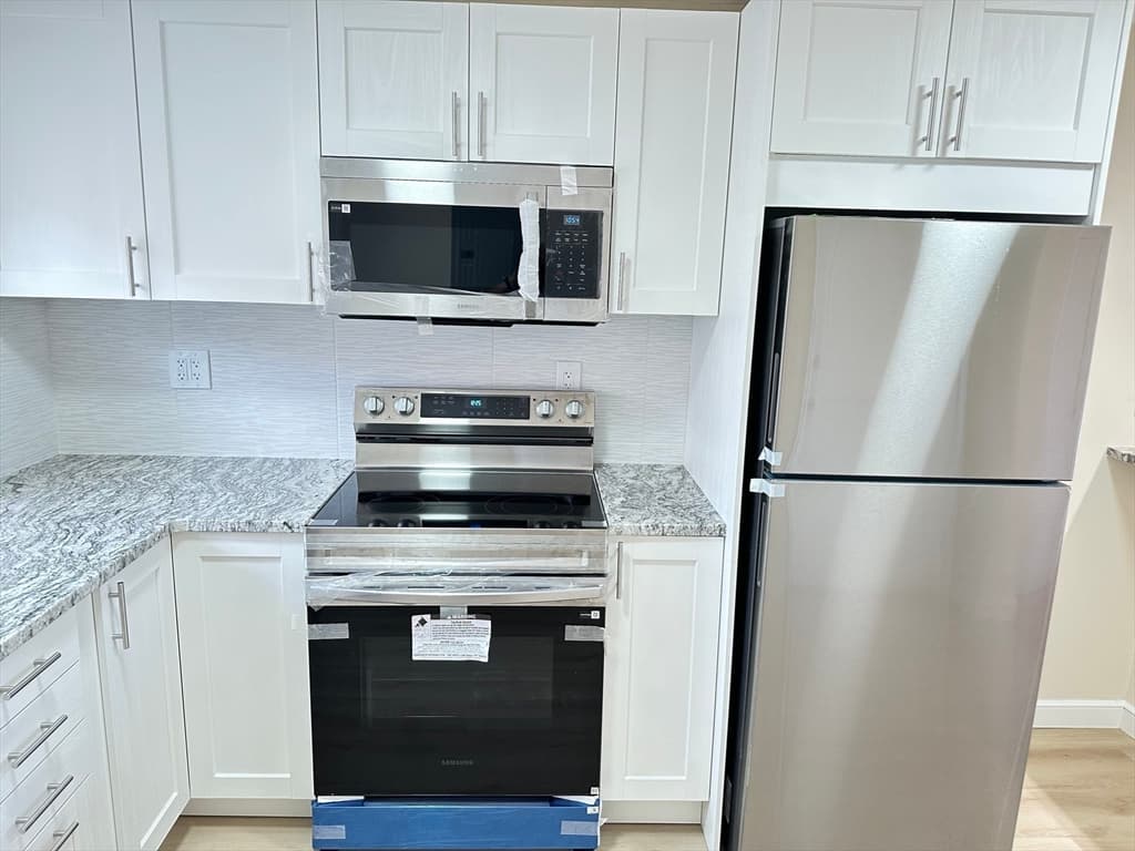 Condominium at 101 Nahant St # 3, Lynn MA 01902, Lynn, photo 7 of 24