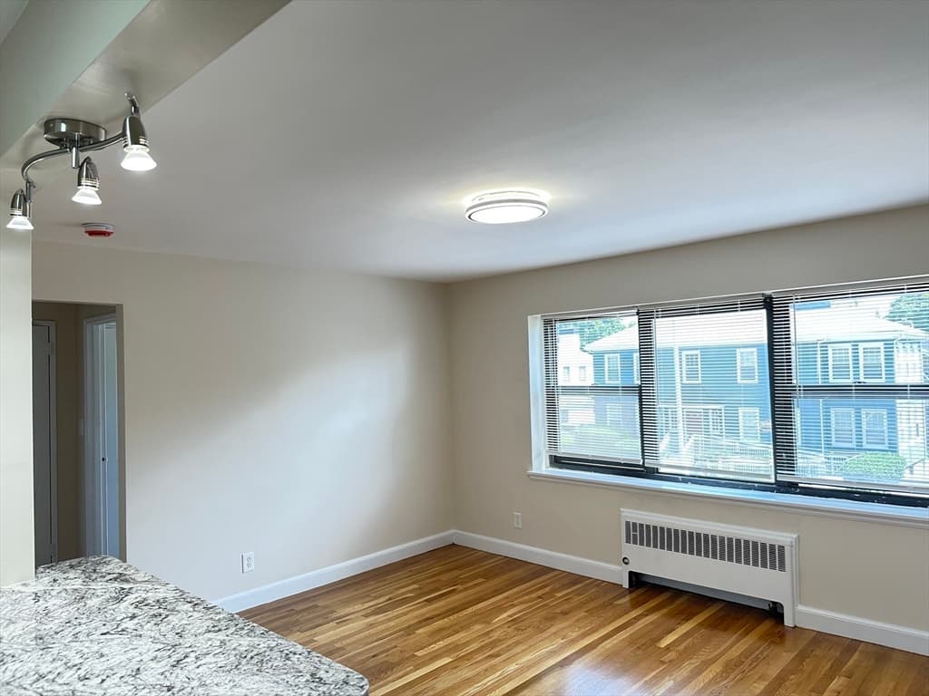 Condominium at 101 Nahant St # 3, Lynn MA 01902, Lynn, photo 11 of 24
