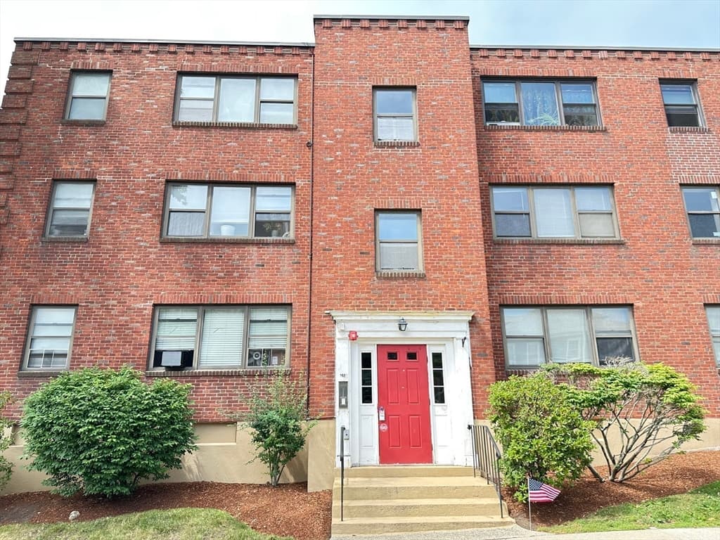 Condominium at 101 Nahant St # 3, Lynn MA 01902, Lynn, photo 4 of 24