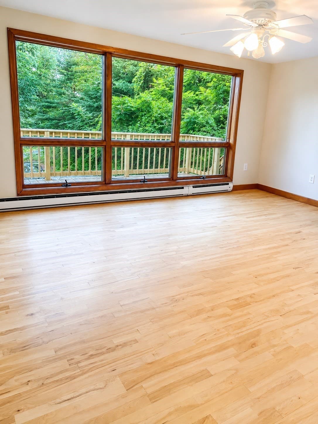Single Family Residence at 650 Oxford St  S, Auburn MA 01501, photo 3 of 12