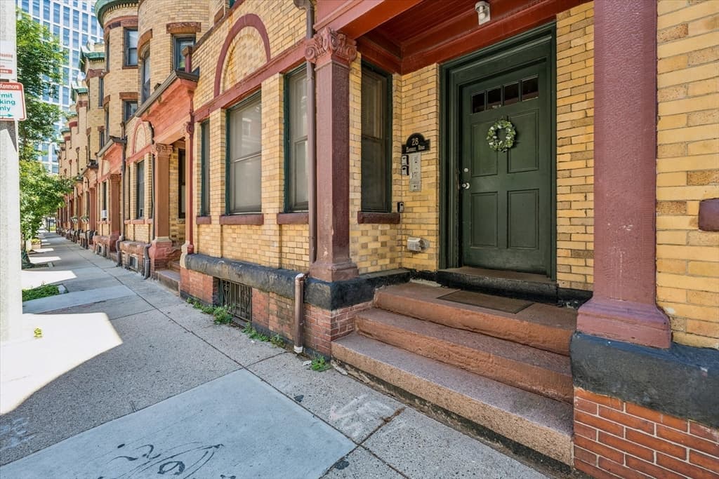 28 Edgerly Rd # 2, Boston MA 02115