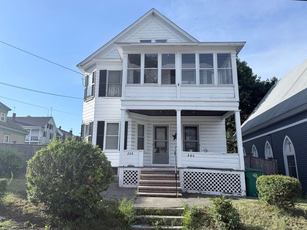 238 Moore St, Lowell MA 01852