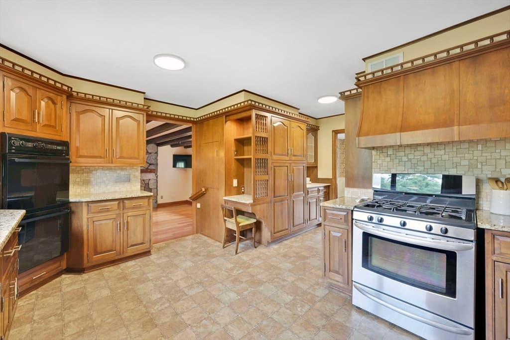 235 N Westfield St, Agawam MA 01030 photo 6