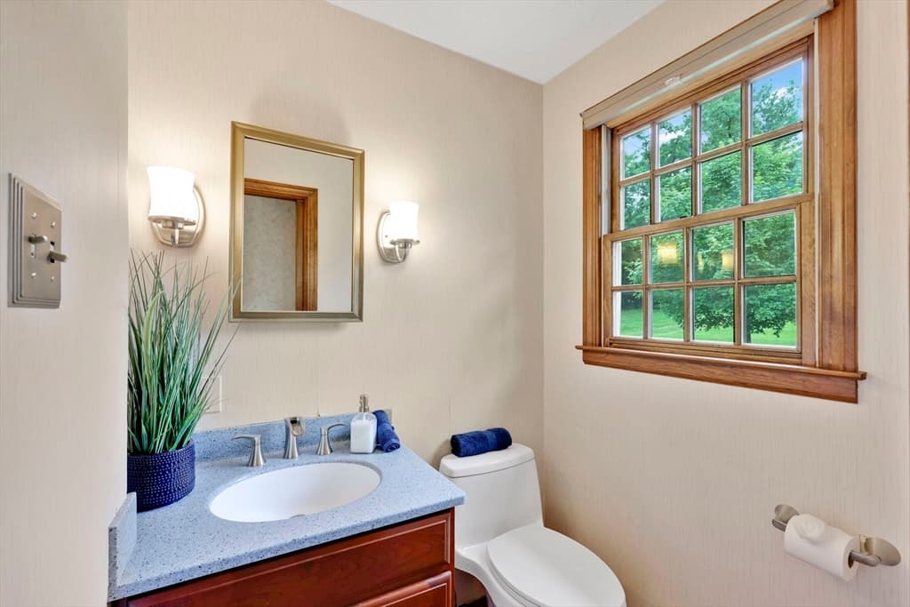 235 N Westfield St, Agawam MA 01030 photo 12