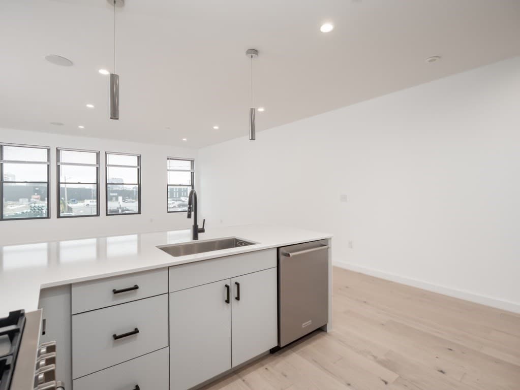 Condominium at 340 West 2nd Street # 9, Boston MA 02127, Boston, photo 6 of 36