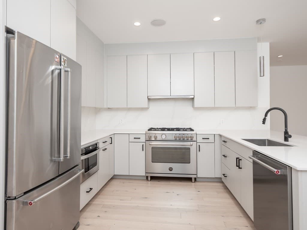 Condominium at 340 West 2nd Street # 9, Boston MA 02127, Boston, photo 7 of 36