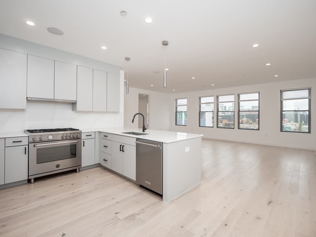 Condominium at 340 West 2nd Street # 9, Boston MA 02127, Boston, photo 4 of 36