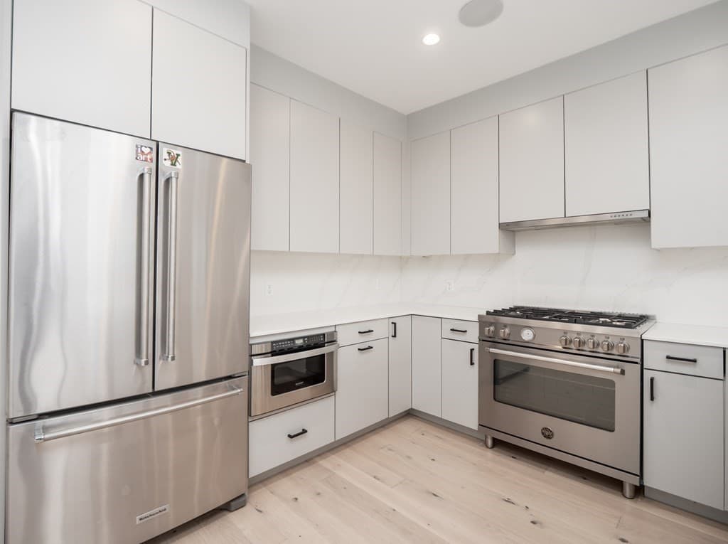 Condominium at 340 West 2nd Street # 9, Boston MA 02127, Boston, photo 8 of 36