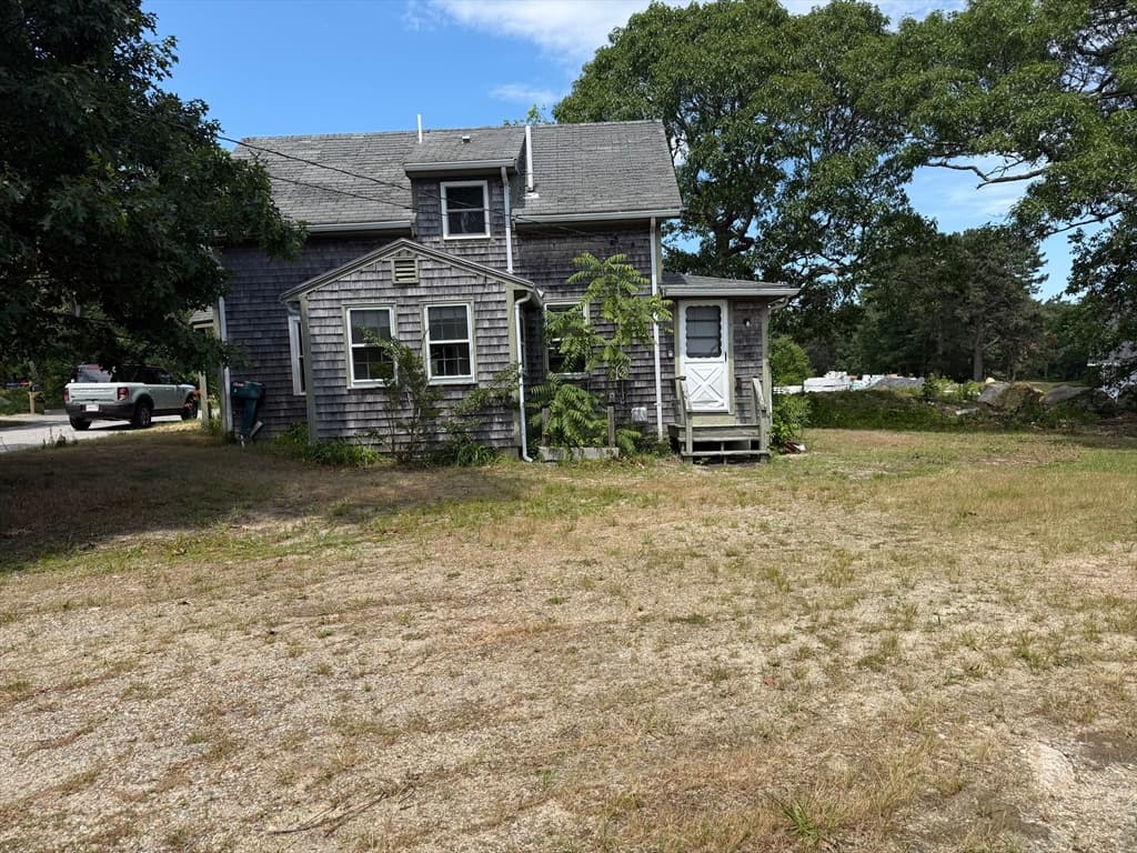 Single Family Residence at 3 Short Neck Rd, Wareham MA 02532, Wareham, photo 2 of 2