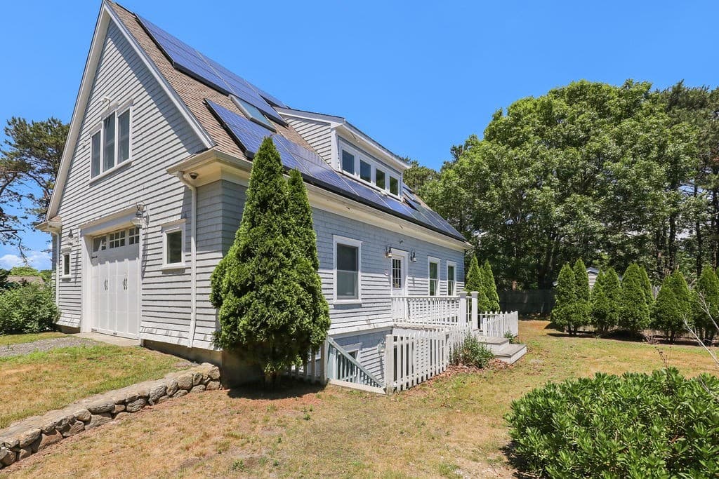 Single Family Residence at 379 Monomoscoy Rd, Mashpee MA 02649, Mashpee, photo 13 of 34