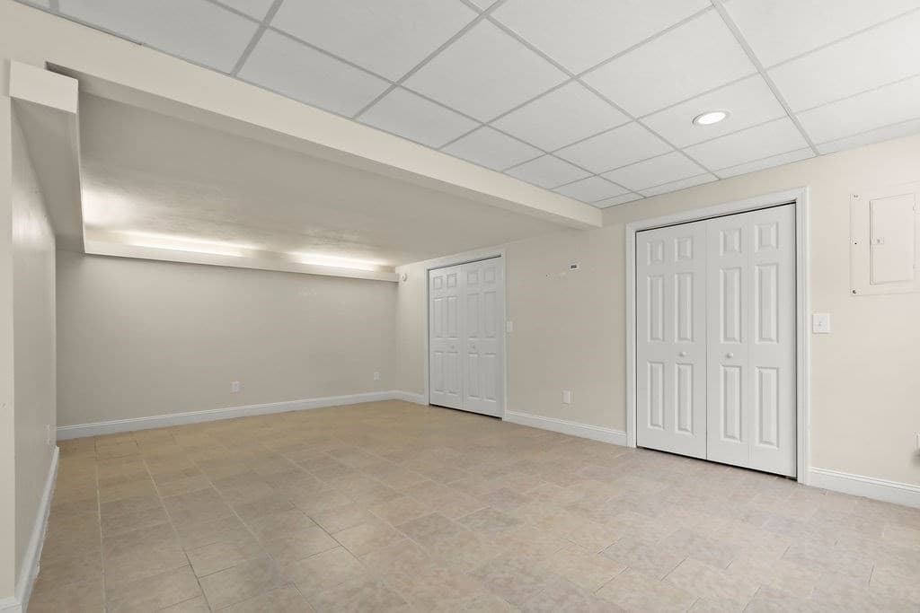 Single Family Residence at 379 Monomoscoy Rd, Mashpee MA 02649, Mashpee, photo 5 of 34