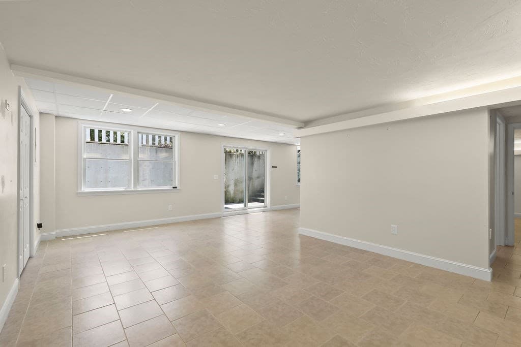Single Family Residence at 379 Monomoscoy Rd, Mashpee MA 02649, Mashpee, photo 4 of 34