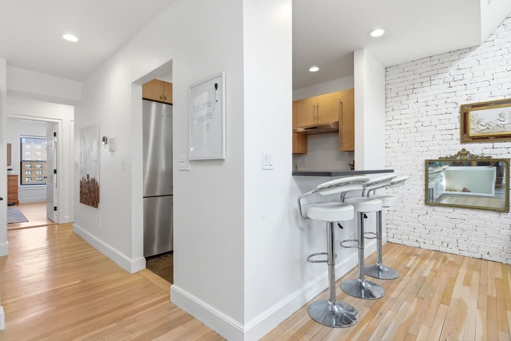 Condominium at 552 Columbus Ave Unit 6, Boston MA 02118, photo 13 of 28
