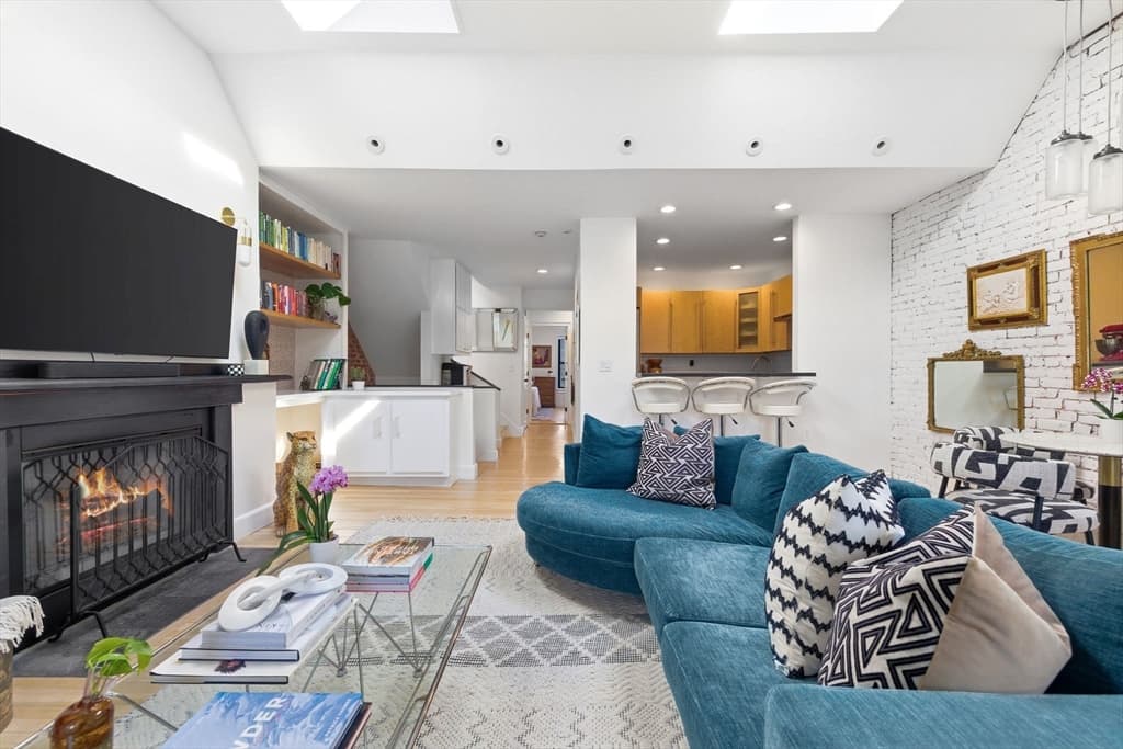 Condominium at 552 Columbus Ave Unit 6, Boston MA 02118, photo 12 of 28