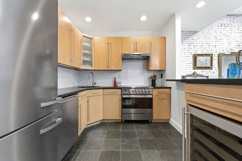 Condominium at 552 Columbus Ave Unit 6, Boston MA 02118, photo 5 of 28