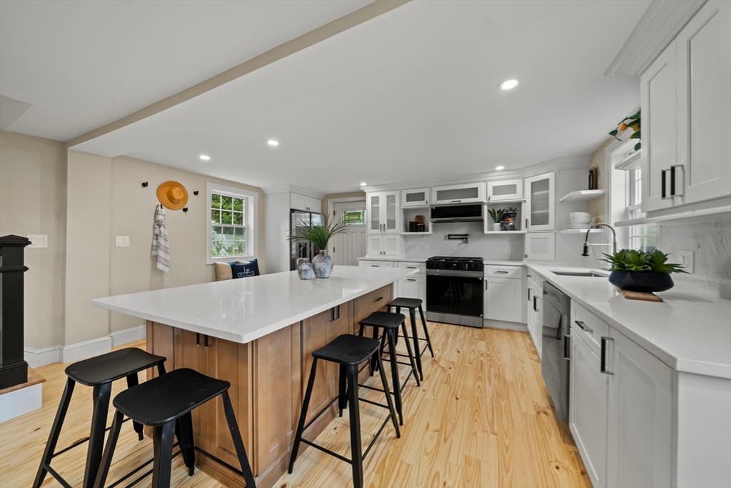 162 High St # B, Danvers MA 01923 photo 2