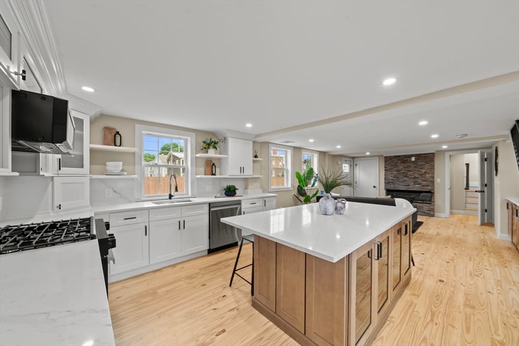 162 High St # B, Danvers MA 01923 photo 3