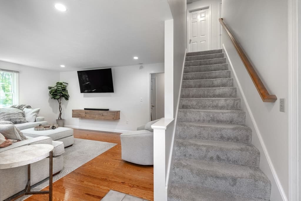 Single Family Residence at 11 Deer Hollow Rd, Sandwich MA 02644, Sandwich, photo 11 of 30
