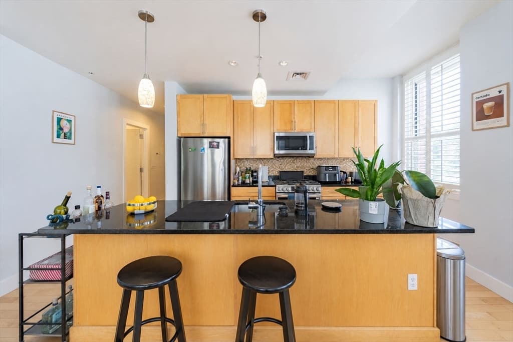 Condominium at 70 Lincoln St. # L212, Boston MA 02111, Boston, photo 6 of 28