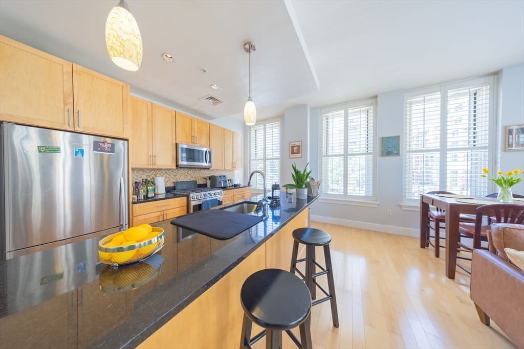 Condominium at 70 Lincoln St. # L212, Boston MA 02111, Boston, photo 7 of 28