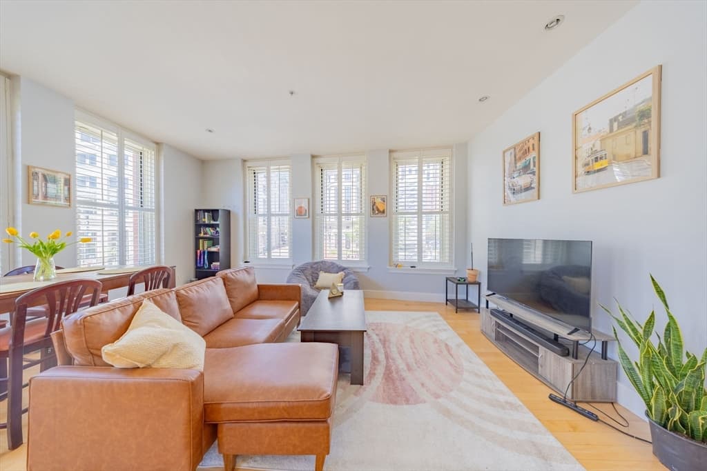 70 Lincoln St. # L212, Boston MA 02111