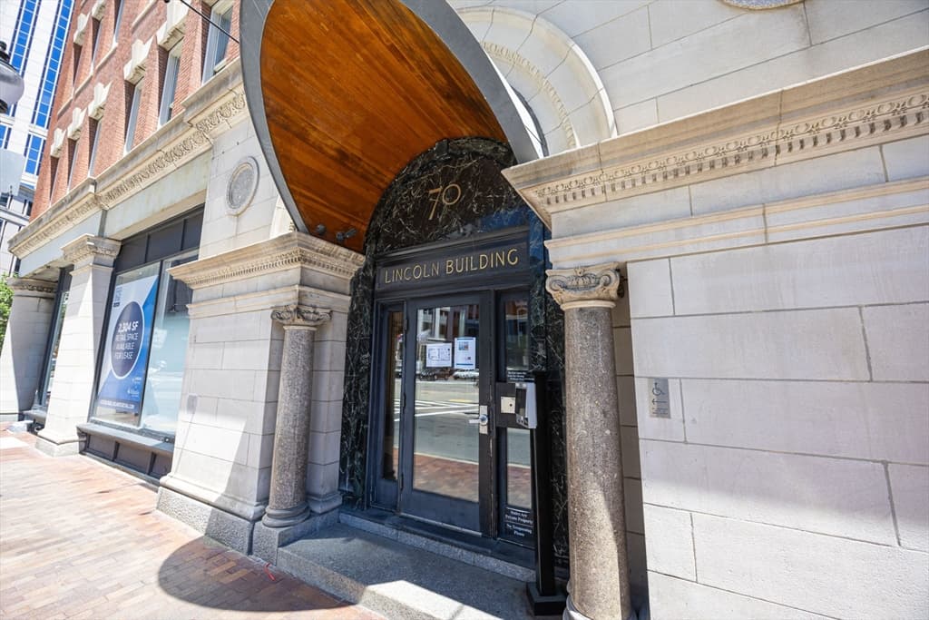 Condominium at 70 Lincoln St. # L212, Boston MA 02111, Boston, photo 28 of 28