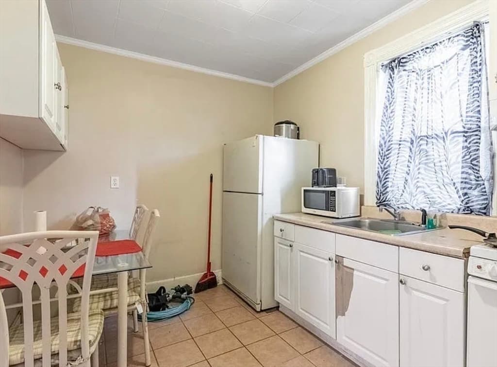 5+ Family - 5+ Units Side by Side at 619 Broadway, Everett MA 02149, Everett, photo 7 of 14